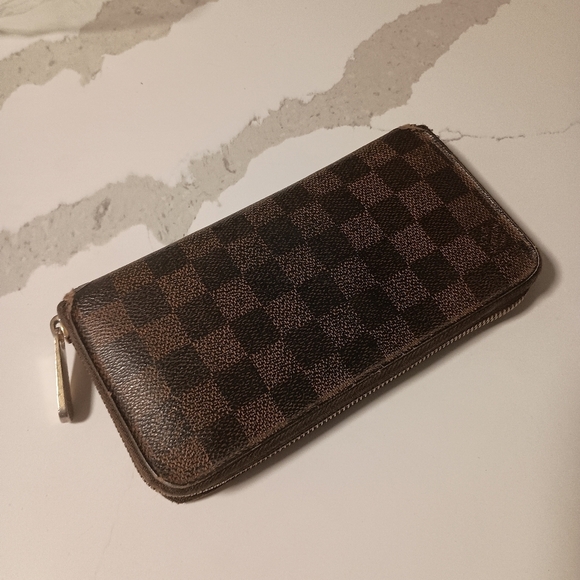 Louis Vuitton Handbags - Authentic Louis Vuitton Damier Ebene Canvas Long Zippy Wallet / Organizer